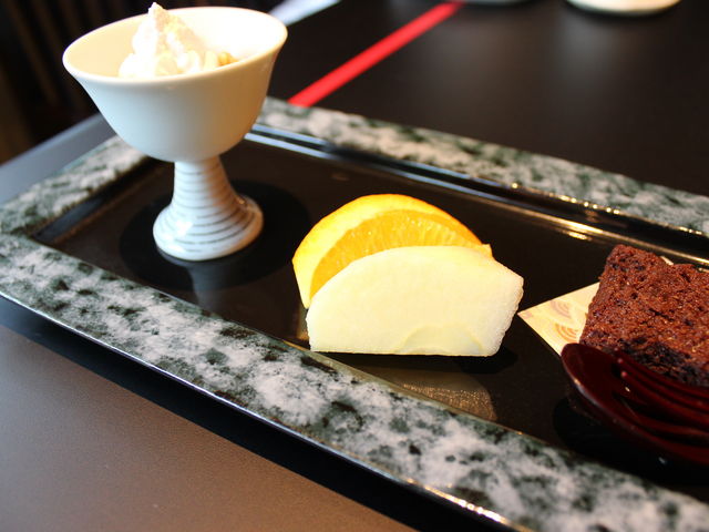 �f�U�[�g���f�G�ł�_�݂�܃_�C�j���O��