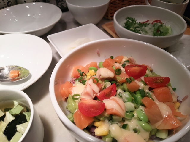 ЂłƂ̃VFtYEuC ܃v[UX̓eʐ^1