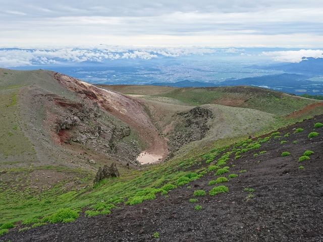 �F��ȂƂ���ɉΌ���������_���R�i��茧���Β��j