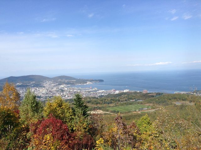 ���M�̊X�ƊC_�і��R�W�]��