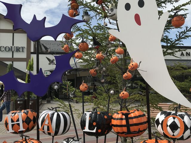 �n���E�B��_�y��v���~�A���E�A�E�g���b�g