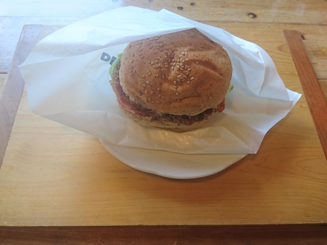 NXElEr̓̉w ̋ ̓eʐ^4