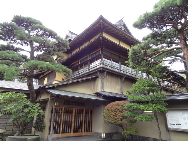 �����̊O��_�\��s���������E�i���˂䂤�j