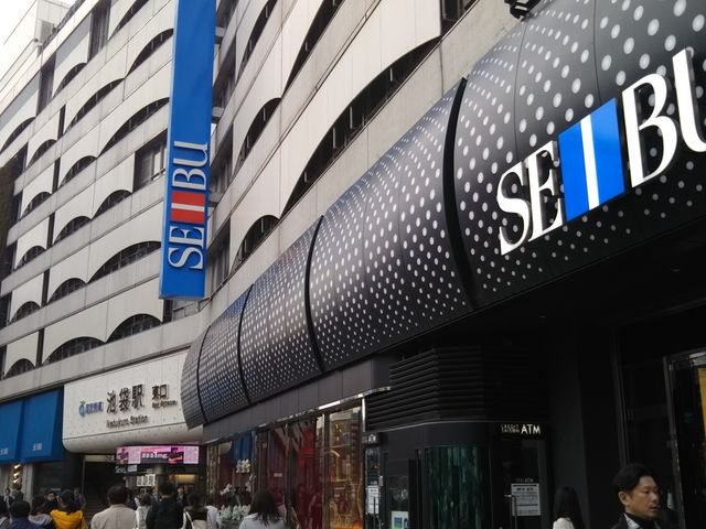 SfBorܓX͒r܉w炷łBSݓX̒nKɂ܂B_SfBo rܓX