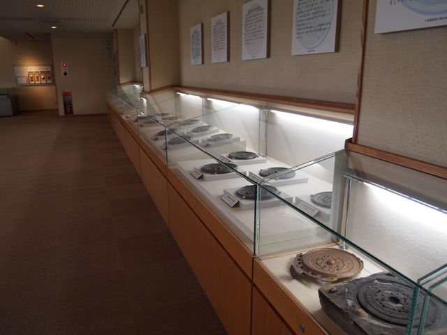 ������ƕ��ׂ�ꂽ�_�b��_�V���s�����ˌÕ��W����