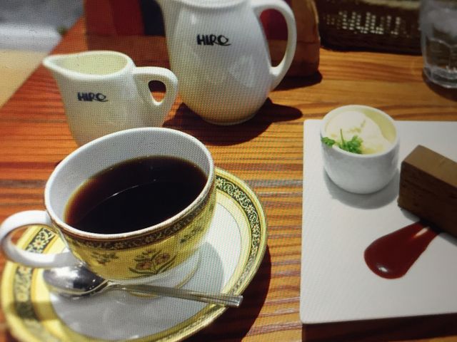 }JHIRO coffee ɒOȂX̓eʐ^1