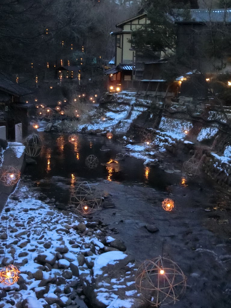黒川温泉のライトアップイベント 湯あかり の最新情報を紹介 Amatavi