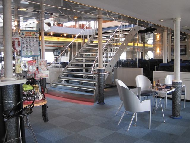 �D���i���X����j_�F�{�t�F���[