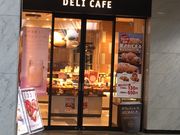 ܂deli cafeifJtFj̓eʐ^1