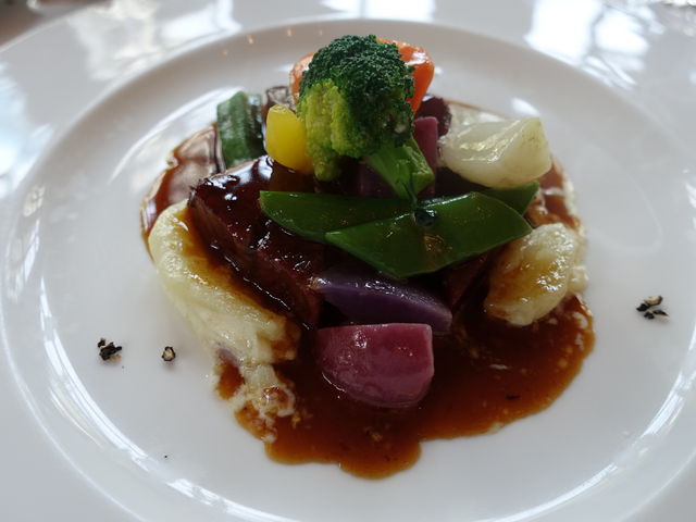 g\̃ uMjI Le Bourguignon̓eʐ^1