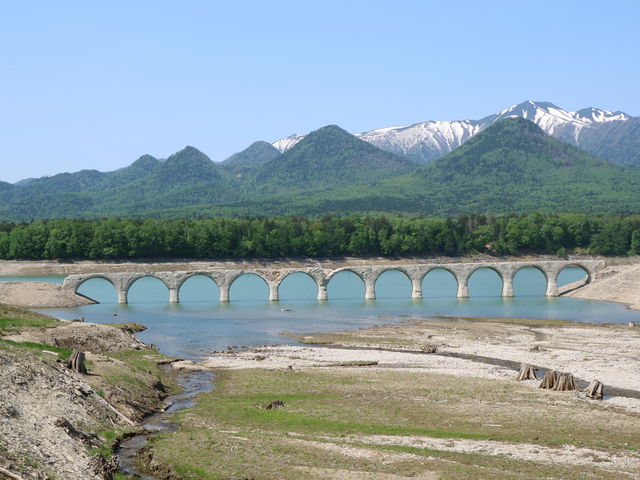 �^�E�V���x�c����_�����S�m�y���R���N���[�g�A�[�`�����Q