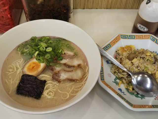 【名代ラーメン亭 博多駅地下街店】福岡市（博多駅周辺・天神周辺）・ラーメン - じゃらんnet