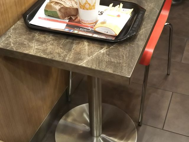 maaaya19Burger King 󑐋wOX̓eʐ^2