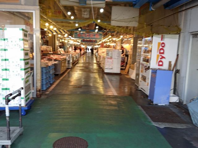 ͂Ƌ󂢂Ă܂B_ĒÂȃZ^[