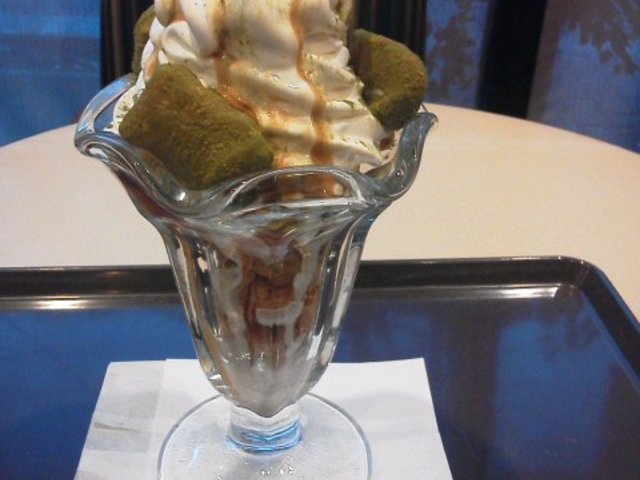 ayukononĩT}NJtFԎRXiCHOCO CRO SAINTMARC CAFEj̓eʐ^1