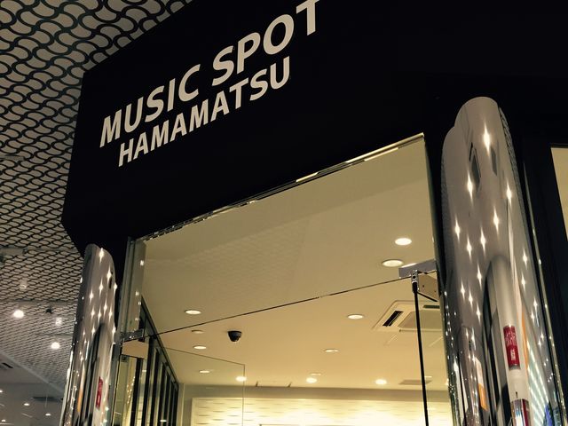 ���ɂ͗l�X�Ȋy�킪�u����Ă��܂����B_NEOPASA�l���i����j