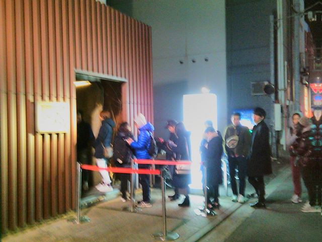 19:00��20�l�҂��I_���t�����X ��� �ۋT�{�X