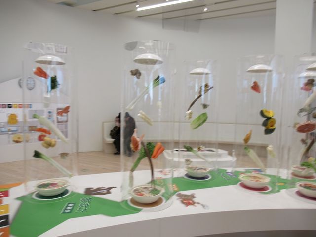 �y���̒�A�z�J���I�ȋ�ԂŁy�|�z�̌������Ȃ��H�����A���i��A�畨�ȂǐH�̖��͂��Љ�
_MIZKAN MUSEUM