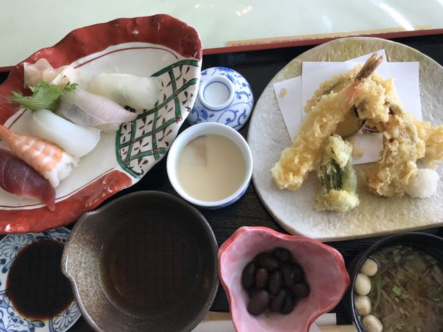 ���i�ƓV�Ղ�Z�b�g�̃����`_�������C�����z�e��