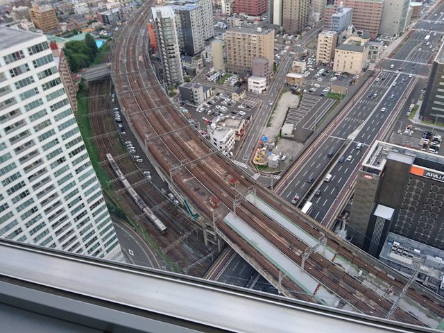 ���k�V�������w�ƃA�p�z�e��_�A�G���W�]�e���X