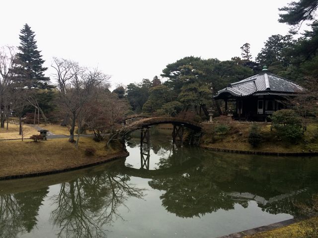 �j���{_�j���{