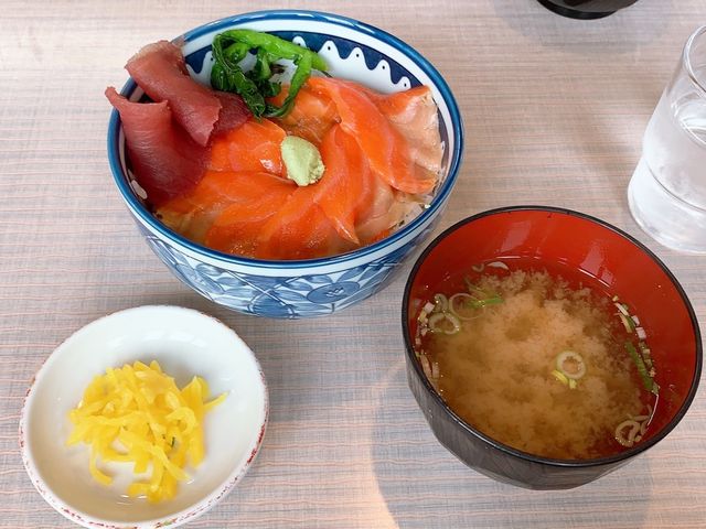 �q�����H�ׂ��T�[�������Ƀ}�O����ǉ�_���ْ��s