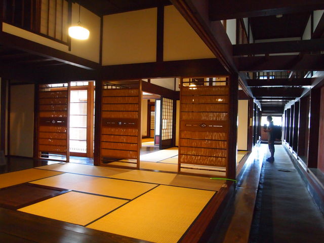 ���q�ƏZ��_�H�c�s�����|�\�`���فi�˂Ԃ藬���فj