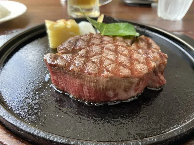 宮古島のブランド牛・宮古牛のステーキ