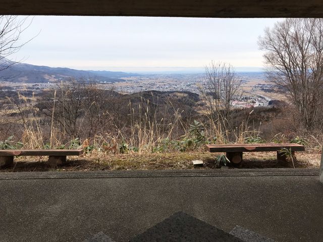 展望台の下のベンチです〜景色は最高ですよ〜_鳥坂城跡