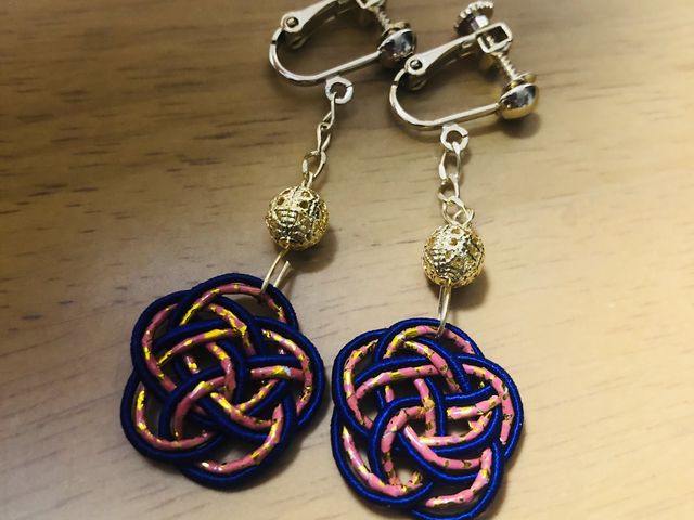 ����̐F�͋����₩�őI�ׁA�R�͑�R�̎�ނ���I�ׂ܂����I_�������[��