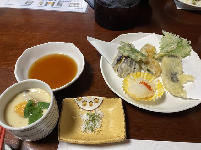 1900~`BԂɏoꂽVՂƒq_cɂ̃JtF