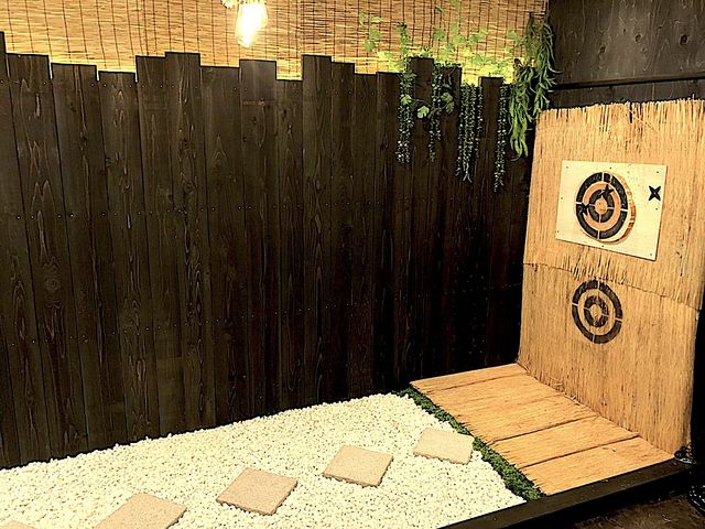 �藠���𓊂���C�s��ł��I_�E�ґ̌��J�t�F���R