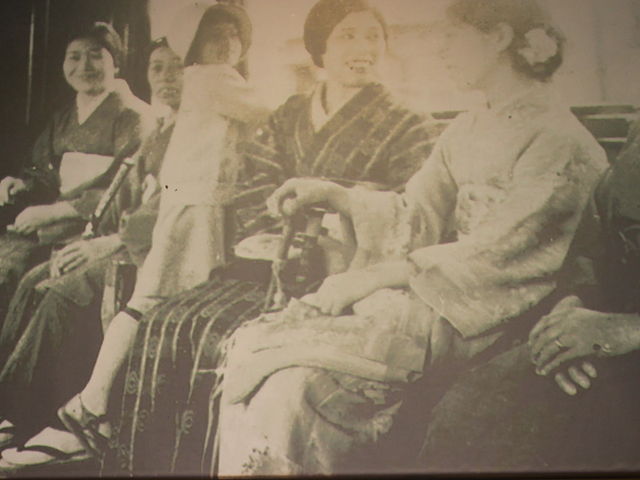 �ԓ��̎ʐ^_�^�ߌ������y�֗^�ߌ��w�ɓW��������