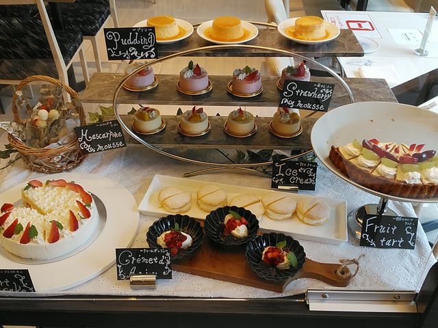 �f�U�[�g�̓��S������I�ׂ܂��B_�󑐓����z�e���@SEASON'S�@RESTAURANT�@��V��