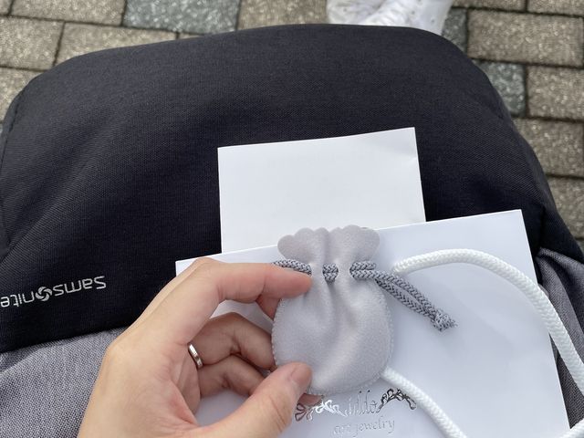 �����O�̑��蕨_�C�h�A�[�g�W���G���[��i�X