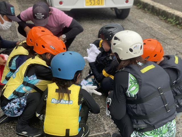 �w�����b�g�ȂǁA���낢�돀�����Ă��������܂����B
���肪�Ƃ��������܂��B_�ɂ�����̂����ȐΊ_��