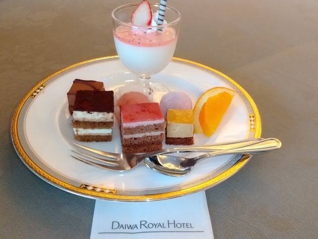 �X�C�[�c�̃o�C�L���O�ł��B�p���i�R�b�^�����������āA������肵�܂����B_�z�e�������]�[�c�ʕ{�p