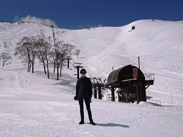 �X�L�[�p�̃��t�g�͉^�]����Ă�����̂̃X�L�[�q�̎p�͑a��_�V�_��