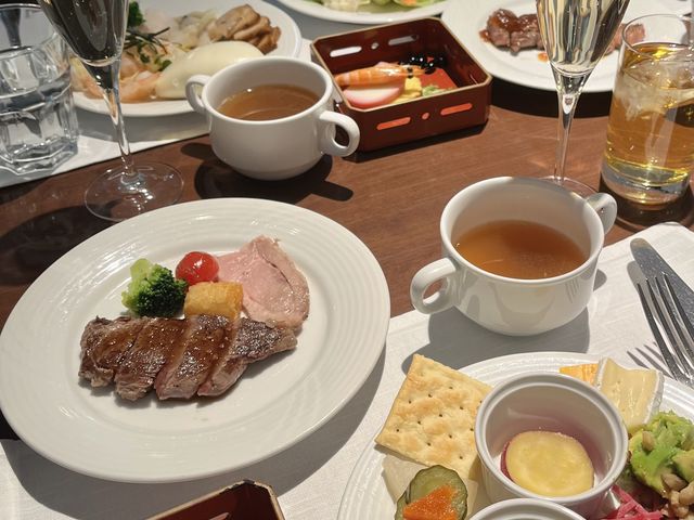 �_�炩���X�e�[�L�ł���_�R�[�g���[�h�}���I�b�g��������z�e��