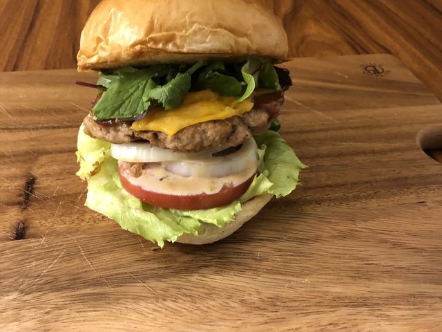 �A���X�|�[�N�̃`�[�Y�o�[�K�[_���^�~�I�[�K�j�b�N�����h