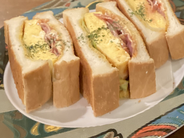 �ǉ��I�[�_�[�ŏo�ė����̂́A�������ʎq�̃g�[�X�g�T���h�ł���_cafe/R