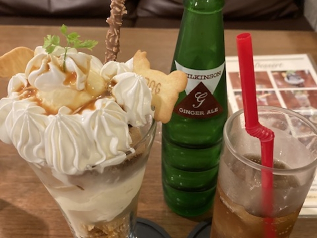 ��{�̃h�����N�ƒǉ��I�[�_�[�̐��N���[�������Ղ�̃L���������p�t�F_cafe/R