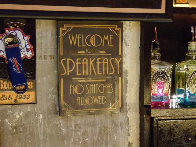 SPEAKEASY POEM̓eʐ^11