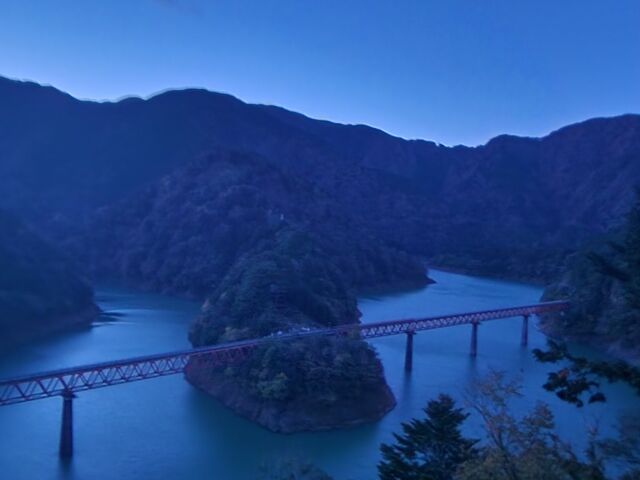 �閾���O�̌Ώ�w�B_�����Ώ�w