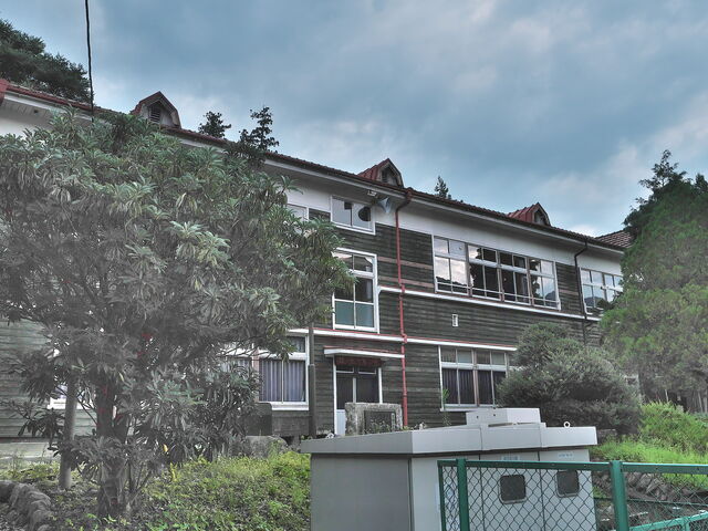 sklfh̋ԗ֏wZLOق̓eʐ^1