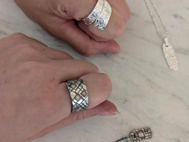 ̍i͖グ̔ŁA̍iԂtɂÂłB_AgG@̃CJ