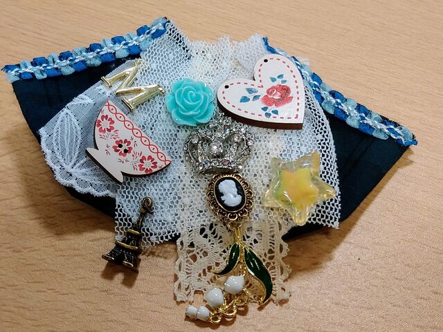 �D�y�s�̉Ԃ������̃u���[�`_�V�����E�h�E�t���[��