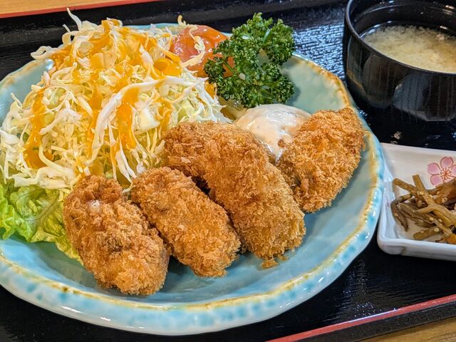 ���y�t���C��H�@�{�����[���̂��鉲�y�t���C�ƃV���L�V���L���̂���L���x�c�@���т́A���Y�ā@�͂�킽��_�����܉���C���ۗ{�Z���^�[