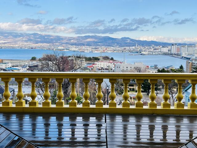 �����ً���
(�o���R�j�[����̌i�F)_�����ً���