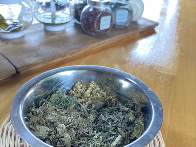 �����p�ɒ������ꂽ�n�[�u�A�@�@�@
�������C�C����I_Roots Herb School